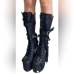 ‼️SOLD OUT‼️Dolls Kill Club Exx Obsidian Wasteland Buckle Platform Boots Black⚠️